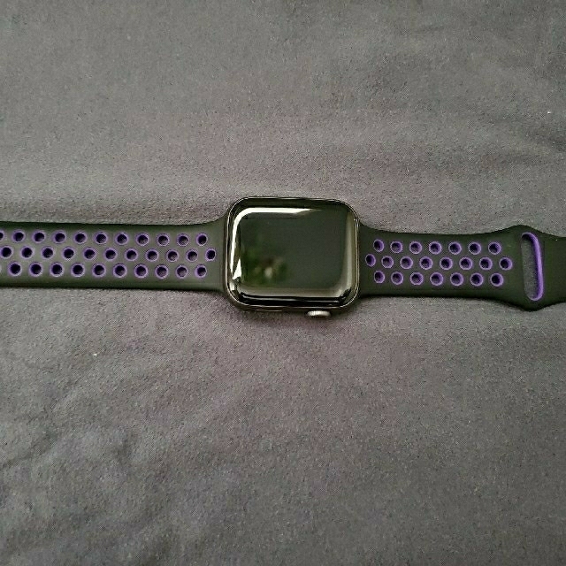 【即発送】44mm Apple Watch 4 Nike 別売ベルト付きのサムネイル