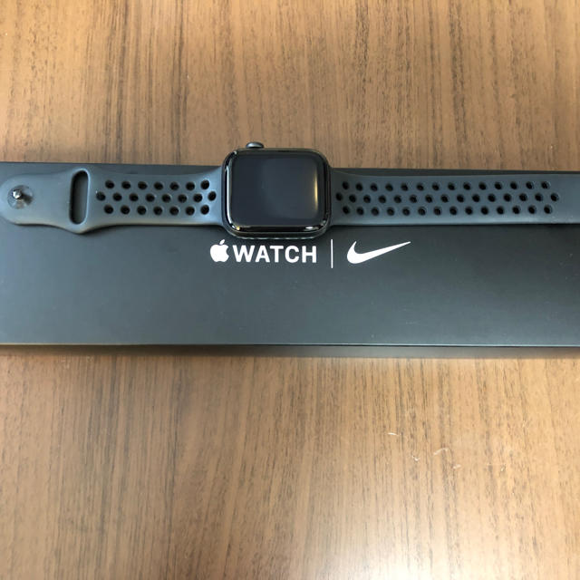Apple Watch Nike Series 5（GPS）- 44mmのサムネイル