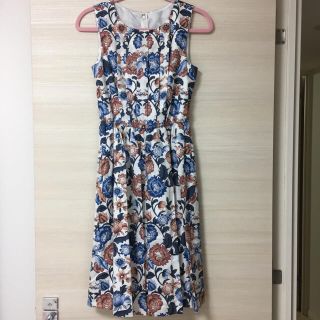 ジルスチュアート(JILLSTUART)のけいこ様専用 ジルスチュアート ノースリーブ ワンピース 膝丈 花柄 ベルト付き(ひざ丈ワンピース)