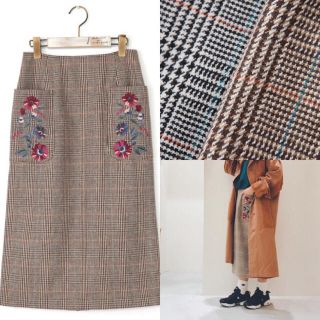 ダブルクローゼット(w closet)のグレンチェック刺繍入りスカート(ひざ丈スカート)