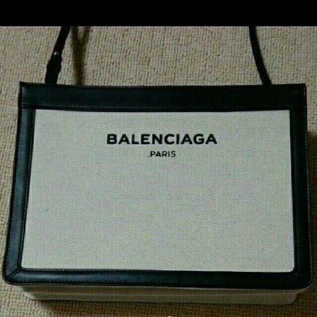 Balenciaga(バレンシアガ)のじゅん様専用☆バレンシアガバッグ☆ネイビーポシェット☆ レディースのバッグ(ショルダーバッグ)の商品写真