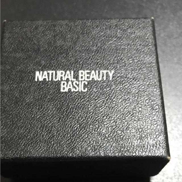 NATURAL BEAUTY BASIC(ナチュラルビューティーベーシック)のNATURAL BEAUTY BASIC三日月の可愛いピアス 美品 レディースのアクセサリー(ピアス)の商品写真