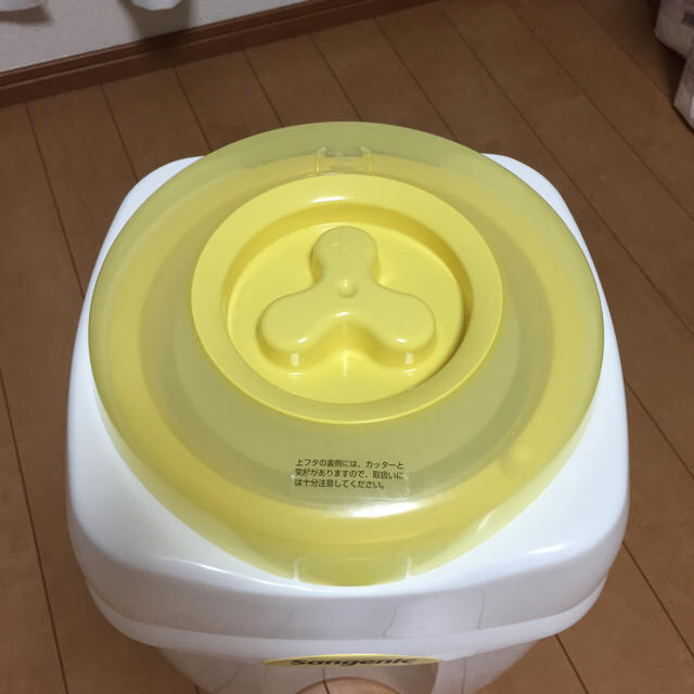 combi(コンビ)のオムツ ゴミ箱 キッズ/ベビー/マタニティのおむつ/トイレ用品(紙おむつ用ゴミ箱)の商品写真