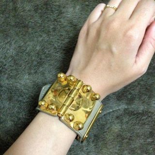 ミュウミュウ(miumiu)のmiumiu レア ブレスレット(ブレスレット/バングル)