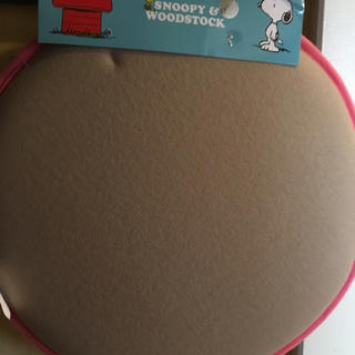 Snoopy 新品 スヌーピー 丸型お座布団の通販 By まめ太郎 S Shop スヌーピーならラクマ