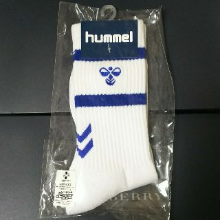 ヒュンメル(hummel)のヒュンメル ミドルソックス 23-25㎝ ホワイト×ロイヤルブルー 新品未使用(ソックス)