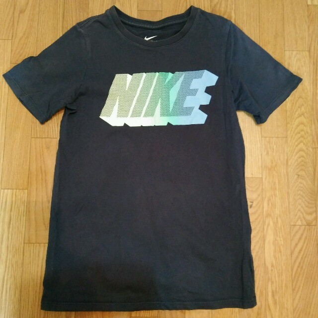 NIKE(ナイキ)のナイキ　Tシャツ　140㎝ キッズ/ベビー/マタニティのキッズ服女の子用(90cm~)(Tシャツ/カットソー)の商品写真