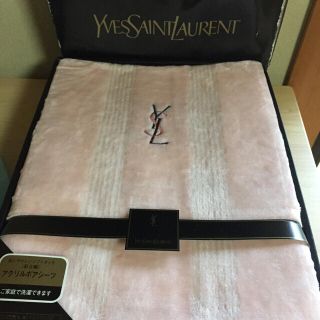 サンローラン(Saint Laurent)の★ イヴサンローラン アクリルボアシーツ(シーツ/カバー)