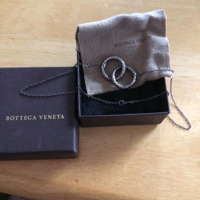 Bottega Veneta(ボッテガヴェネタ)のBOTTEGA VENETA イントレチャート ペンダント レディースのアクセサリー(ネックレス)の商品写真