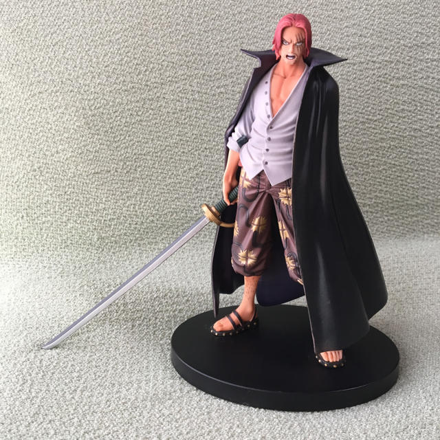 ぴよこ様専用 ONE PIECE シャンクス フィギア エンタメ/ホビーのおもちゃ/ぬいぐるみ(キャラクターグッズ)の商品写真