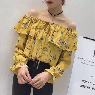 ザラ(ZARA)の花柄 マスタード パフスリーブ フリル ブラウス ZARA系(シャツ/ブラウス(長袖/七分))