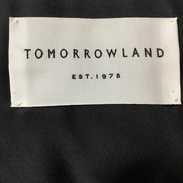 TOMORROWLAND(トゥモローランド)のバナ男様専用。トゥモローランド チェスターコート ほぼ新品 値下げ メンズのジャケット/アウター(チェスターコート)の商品写真