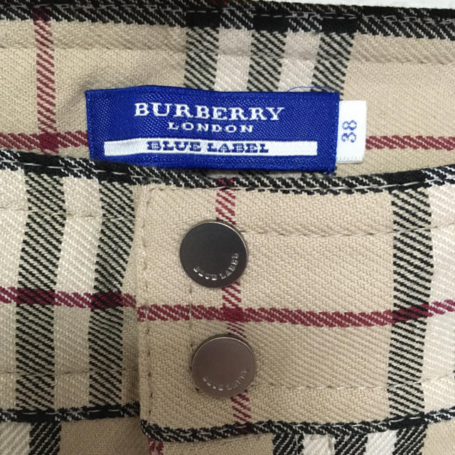 BURBERRY BLUE LABEL(バーバリーブルーレーベル)のBURBERRY カプリパンツ レディースのパンツ(クロップドパンツ)の商品写真