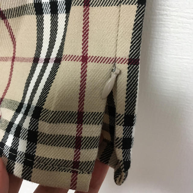 BURBERRY BLUE LABEL(バーバリーブルーレーベル)のBURBERRY カプリパンツ レディースのパンツ(クロップドパンツ)の商品写真