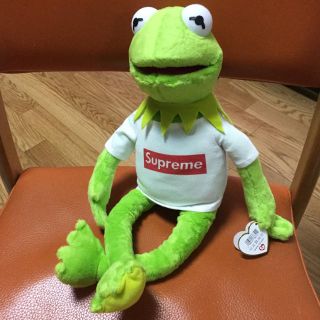 カーミット ぬいぐるみ Supreme カーミット ぬいぐるみ Supreme