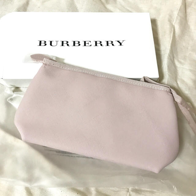 BURBERRY(バーバリー)のあらさん専用【新品】BURBERRY  ノベルティ ポーチ レディースのファッション小物(ポーチ)の商品写真