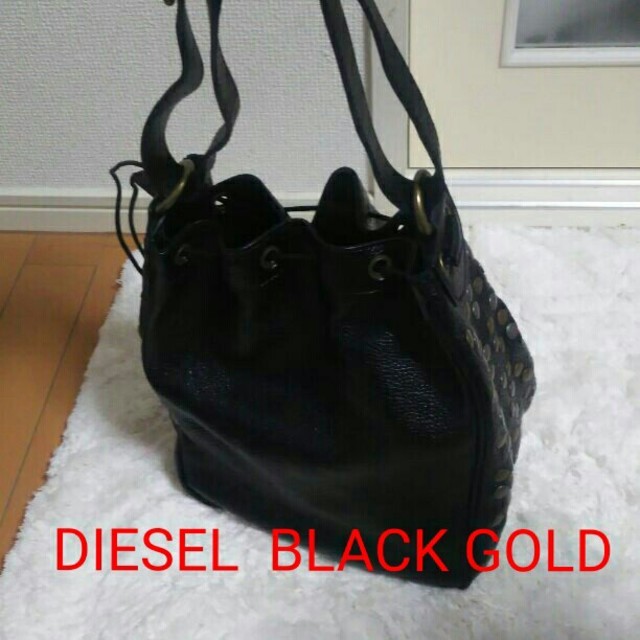 DIESEL(ディーゼル)の新品！DIESEL BLACK GOLD ブラックレザーバッグ レディースのバッグ(ハンドバッグ)の商品写真