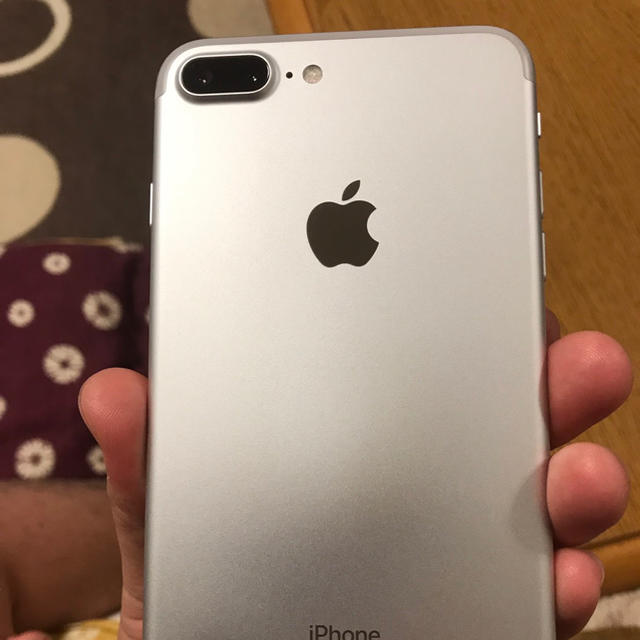 Apple - 【どらちゃん】超美品iPhone7plus 128GB シルバー