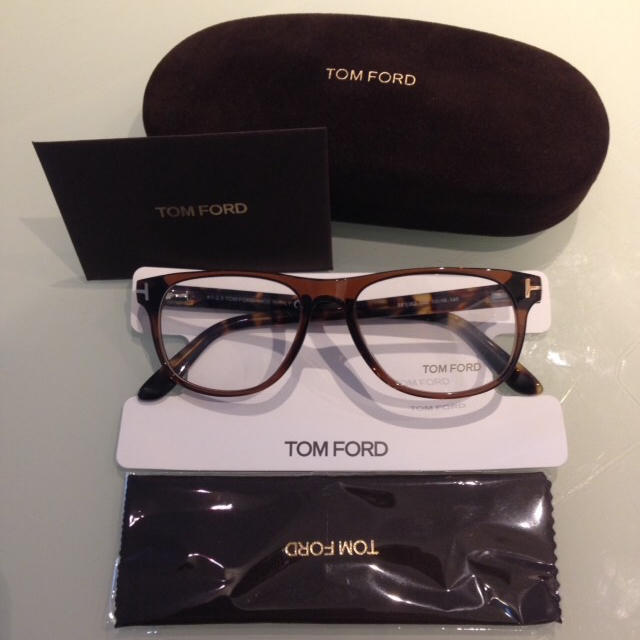 【通販 人気】 即購入◯ - FORD TOM 正規品 プレゼントに TF5362 鼈甲 メガネ トムフォード 新品 サングラス/メガネ