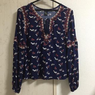 フォーエバートゥエンティーワン(FOREVER 21)のFOREVER21 花柄刺繍ブラウス 秋オススメ！！(シャツ/ブラウス(長袖/七分))