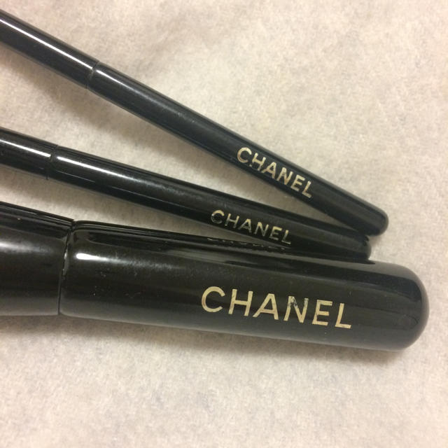 CHANEL(シャネル)のくう様専用 CHANEL メイクブラシ コスメ/美容のキット/セット(コフレ/メイクアップセット)の商品写真