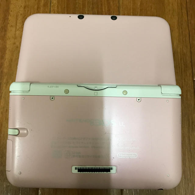 ニンテンドー3DS(ニンテンドー3DS)のNINTENDO 3DS LL ピンク×ホワイト 中古 エンタメ/ホビーのゲームソフト/ゲーム機本体(携帯用ゲーム機本体)の商品写真