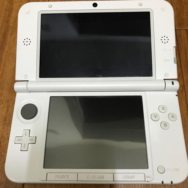 ニンテンドー3DS(ニンテンドー3DS)のNINTENDO 3DS LL ピンク×ホワイト 中古 エンタメ/ホビーのゲームソフト/ゲーム機本体(携帯用ゲーム機本体)の商品写真