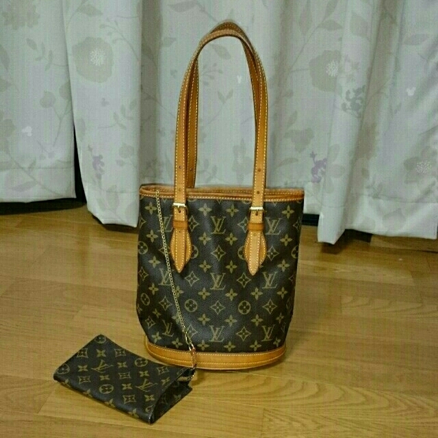 LOUIS VUITTON(ルイヴィトン)の専用です。ヴィトン バケツ  小   ポーチ付き レディースのバッグ(トートバッグ)の商品写真