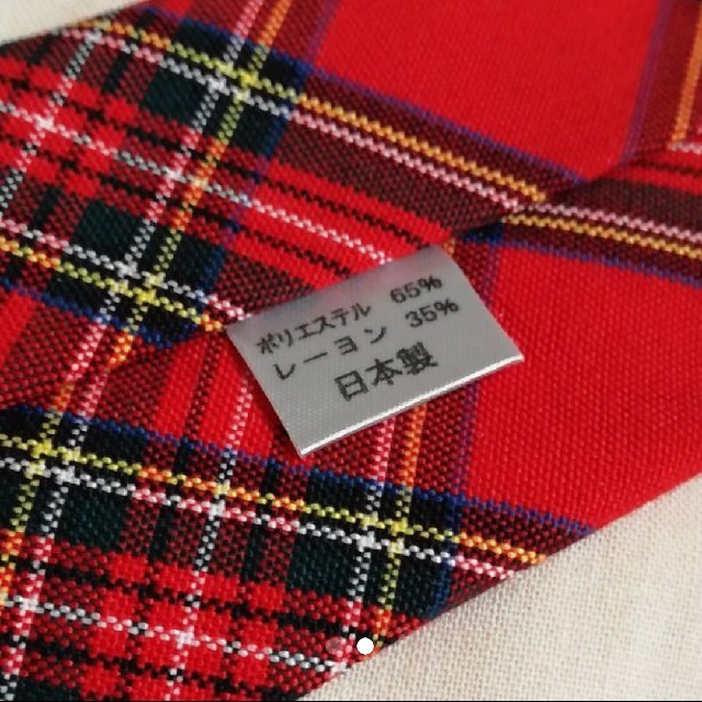 赤チェックネクタイ☆日本製☆ レディースのファッション小物(ネクタイ)の商品写真