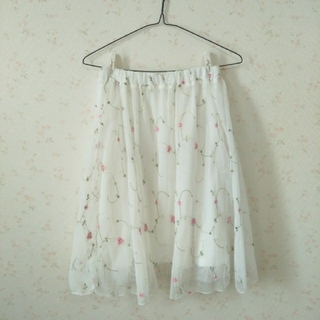 ハニーズ(HONEYS)の花柄刺繍チュールスカート(ひざ丈スカート)