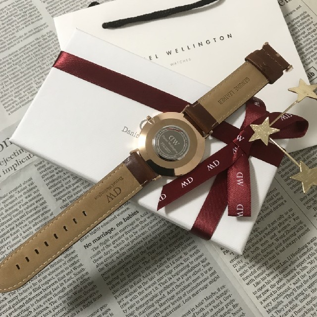 Daniel Wellington(ダニエルウェリントン)の秋に落ちつく40mmブラウンカラー☆ダニエルウェリントン腕時計 メンズの時計(腕時計(アナログ))の商品写真