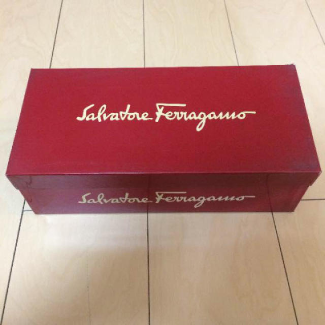 Salvatore Ferragamo(サルヴァトーレフェラガモ)の⭐️スーパーセール⭐️フェラガモ ローファー 22.5㎝ レディースの靴/シューズ(ローファー/革靴)の商品写真