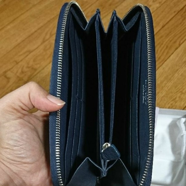 ていて JIMMY CHOO ラウンドファスナー長財布の通販 by Niko's shop ...