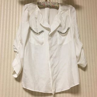 アプワイザーリッシェ(Apuweiser-riche)の美品♡アプ♡ビジュー付きシャツ(シャツ/ブラウス(長袖/七分))