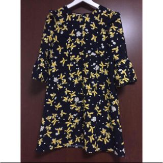 ザラ(ZARA)のzara  花柄 ワンピース(ひざ丈ワンピース)