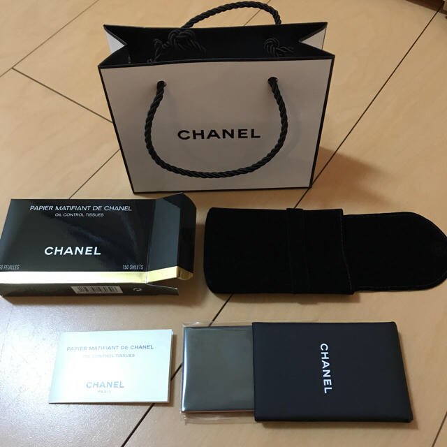 CHANEL(シャネル)の新品♡CHANELオイルコントロールティッシュあぶらとり紙 コスメ/美容のスキンケア/基礎化粧品(その他)の商品写真