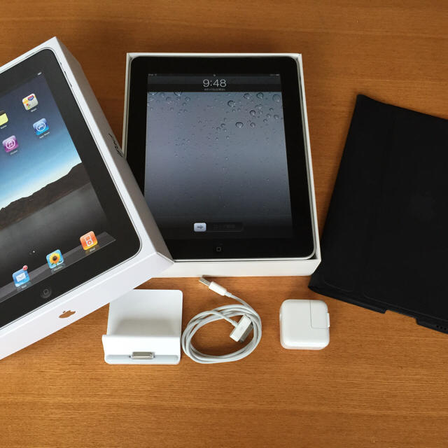 初代iPad WiFi 16GB 充電器+ケーブル+純正カバー+おまけ付き | フリマアプリ ラクマ 初代iPad WiFi 16GB 充電器+ケーブル+純正カバー+おまけ付き | フリマアプリ ラクマ