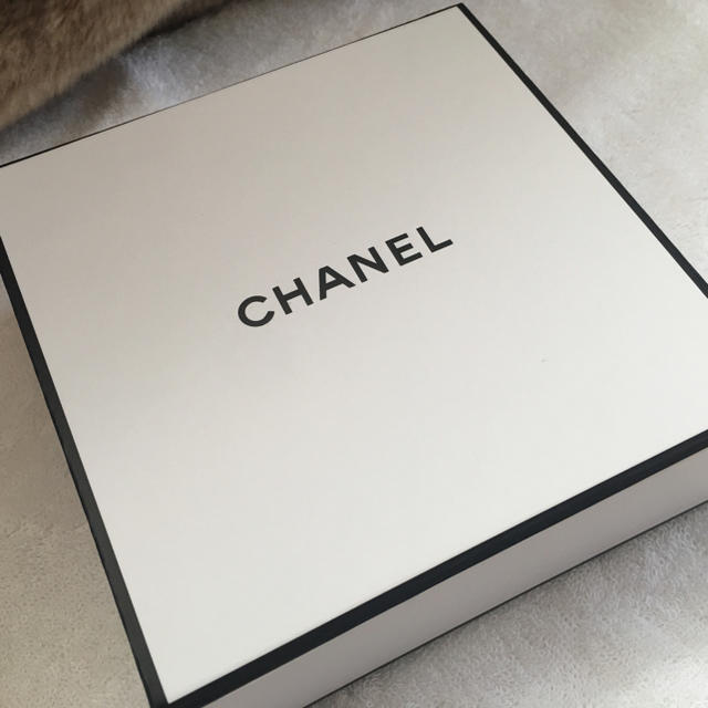 CHANEL(シャネル)のsold out   全ての商品お値下げ中様 専用 CHANEL★あぶらとり紙 コスメ/美容のスキンケア/基礎化粧品(フェイスローラー/小物)の商品写真