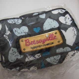 ベッツィジョンソン(BETSEY JOHNSON)のベッツィージョンソン ポーチ Betsey Johnson 迷彩 gray(ポーチ)