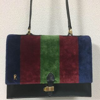 ロベルタディカメリーノ(ROBERTA DI CAMERINO)の15日出品終了 ロベルタディカメリーノ ヴィンテージショルダーバッグ(ショルダーバッグ)