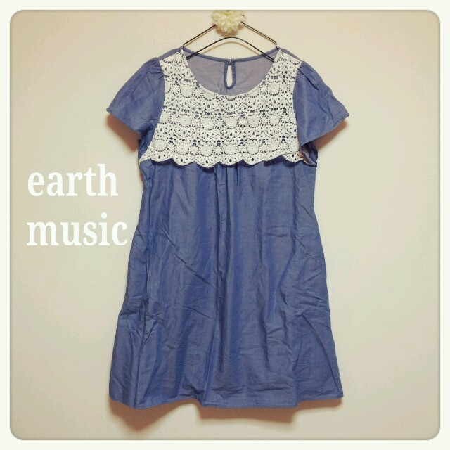 earth music & ecology(アースミュージックアンドエコロジー)のearth music＊デニムワンピ レディースのワンピース(ひざ丈ワンピース)の商品写真