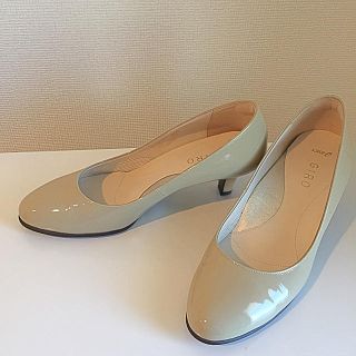 ジロ(GIRO)の【美品です】GIRO ベージュのパンプス(ハイヒール/パンプス)