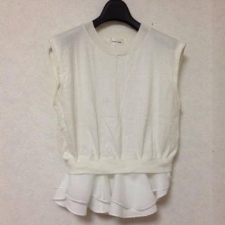 フレイアイディー(FRAY I.D)のダブルフリルニットプルオーバー/WHT(カットソー(半袖/袖なし))