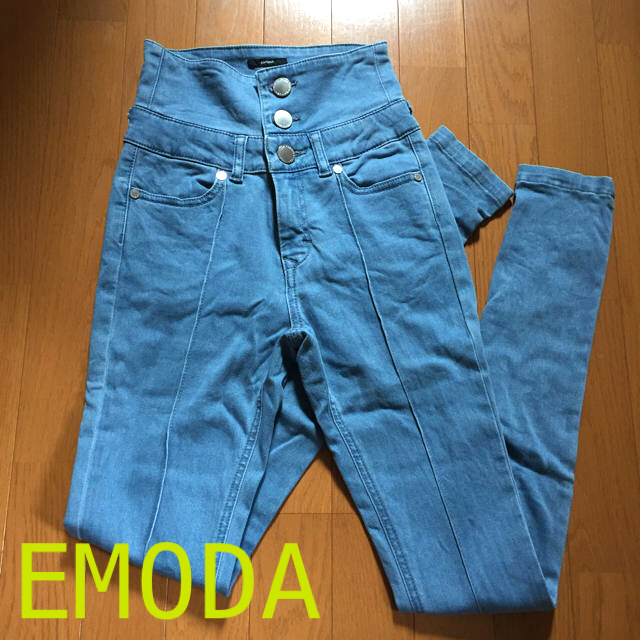 EMODA(エモダ)の【美品】EMODA ハイウエストスキニーデニム レディースのパンツ(デニム/ジーンズ)の商品写真