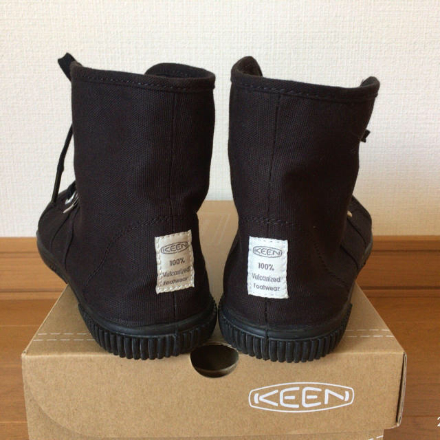 KEEN ハイカットスニーカー