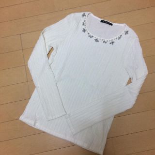 イング(INGNI)のINGNI ビジュー付きカットソー(Tシャツ(長袖/七分))