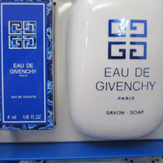 GIVENCHY - 【未使用品】ジバンシィ 石鹸 ミニ香水 セット 箱・ソープ