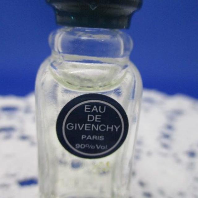 GIVENCHY - 【未使用品】ジバンシィ 石鹸 ミニ香水 セット 箱・ソープ