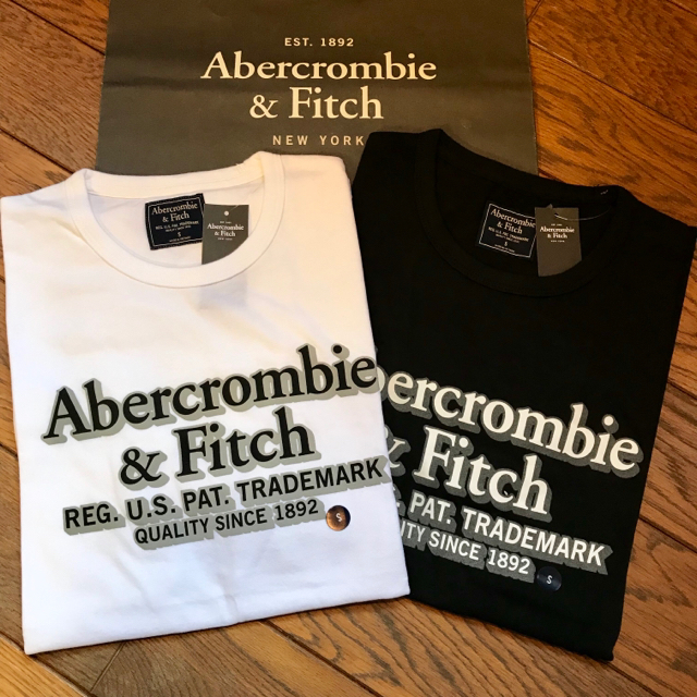 Abercrombie&Fitch(アバクロンビーアンドフィッチ)の新品❤️ アバクロ Tシャツ 2枚セット メンズのトップス(Tシャツ/カットソー(半袖/袖なし))の商品写真