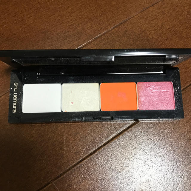 shu uemura(シュウウエムラ)のシューウエムラ アイシャドウパレット コスメ/美容のベースメイク/化粧品(アイシャドウ)の商品写真